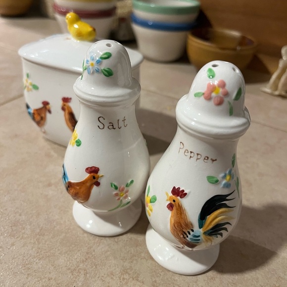 Vintage Enesco Rooster Salt & Pepper Shakers + Canister - Picture 1 of 3